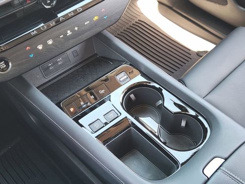 Used 2025 Nissan Murano SV image 15