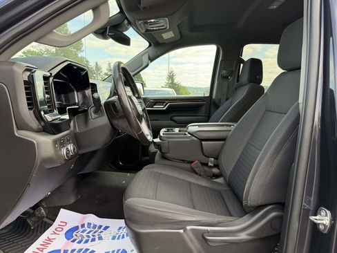 Used 2023 GMC Sierra 1500 SLE w/ Enhanced Capability Package AWD/4WD image 16