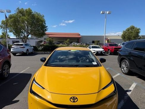 Used 2026 Toyota Prius FWD image 18