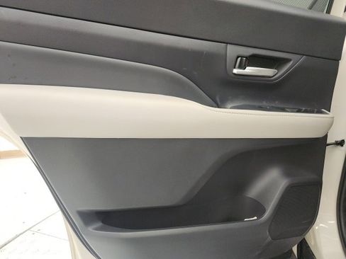 Certified 2024 Toyota Grand Highlander XLE image 16