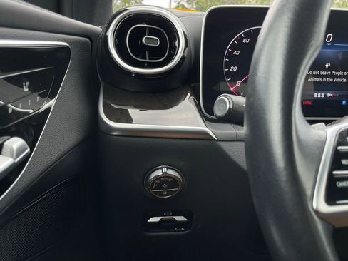 Used 2023 Mercedes-Benz GLC 300 image 14