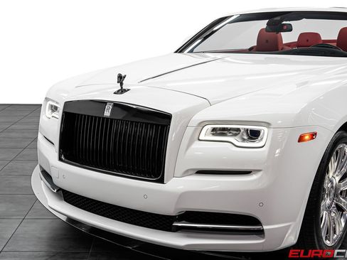 Used 2018 Rolls-Royce Dawn RWD image 16