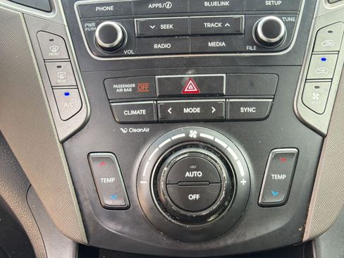 Used 2019 Hyundai Santa Fe XL SE image 17