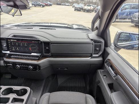 New 2026 GMC Sierra 1500 SLE w/ X31 Off-Road Package image 4