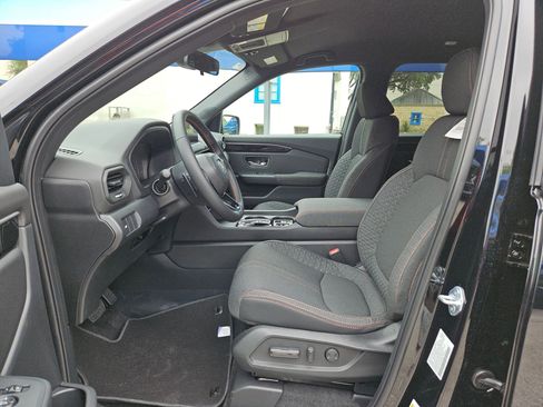 New 2026 Honda Pilot Sport image 9