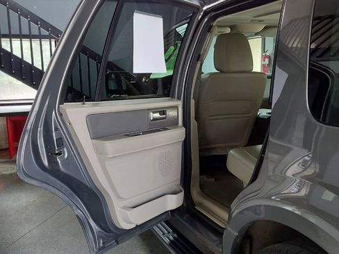 Used 2014 Ford Expedition XLT w/ Leather Seating Package AWD/4WD image 19
