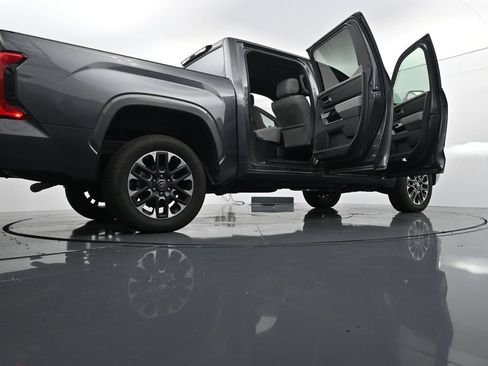Used 2026 Toyota Tundra Limited AWD/4WD image 40