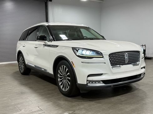 Used 2020 Lincoln Aviator Reserve w/ Elements Package Plus image 2