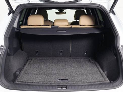 Used 2022 Volkswagen Tiguan SE R-Line image 14