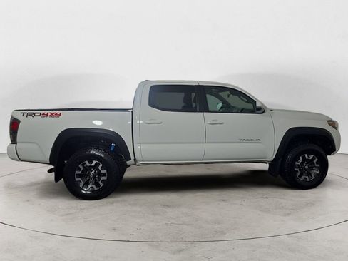 Used 2022 Toyota Tacoma TRD Off-Road w/ Technology Package AWD/4WD image 6