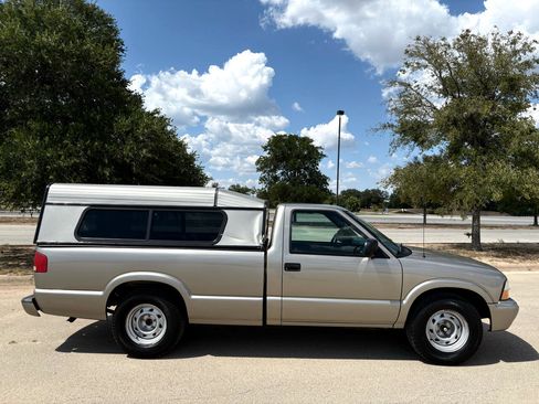 Used 2003 GMC Sonoma SL w/ Convenience Package image 46