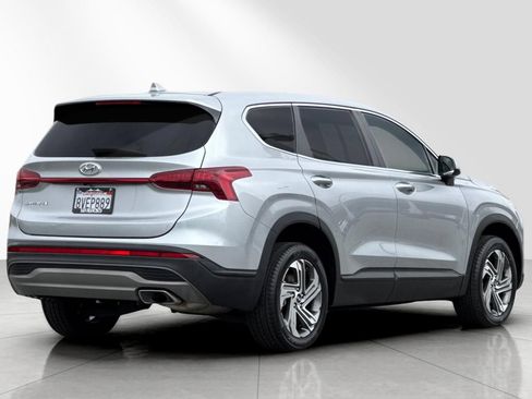 Used 2021 Hyundai Santa Fe SE FWD image 4