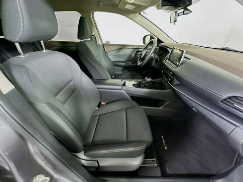 Used 2023 Nissan Rogue S image 30