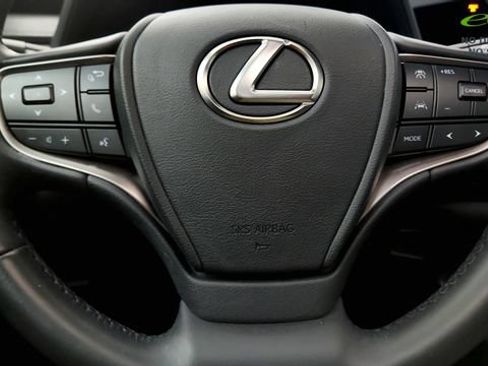 Used 2025 Lexus UX 300h FWD image 57