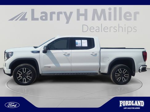 Used 2025 GMC Sierra 1500 AT4 w/ AT4 Premium Package AWD/4WD image 2