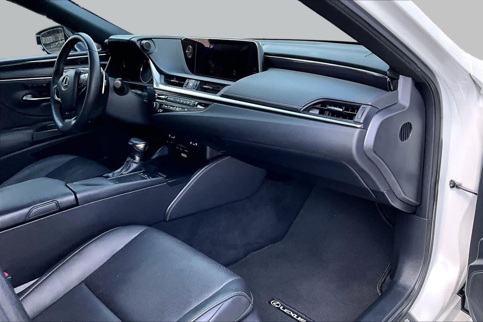 Used 2020 Lexus ES 300h w/ Premium Package FWD image 19