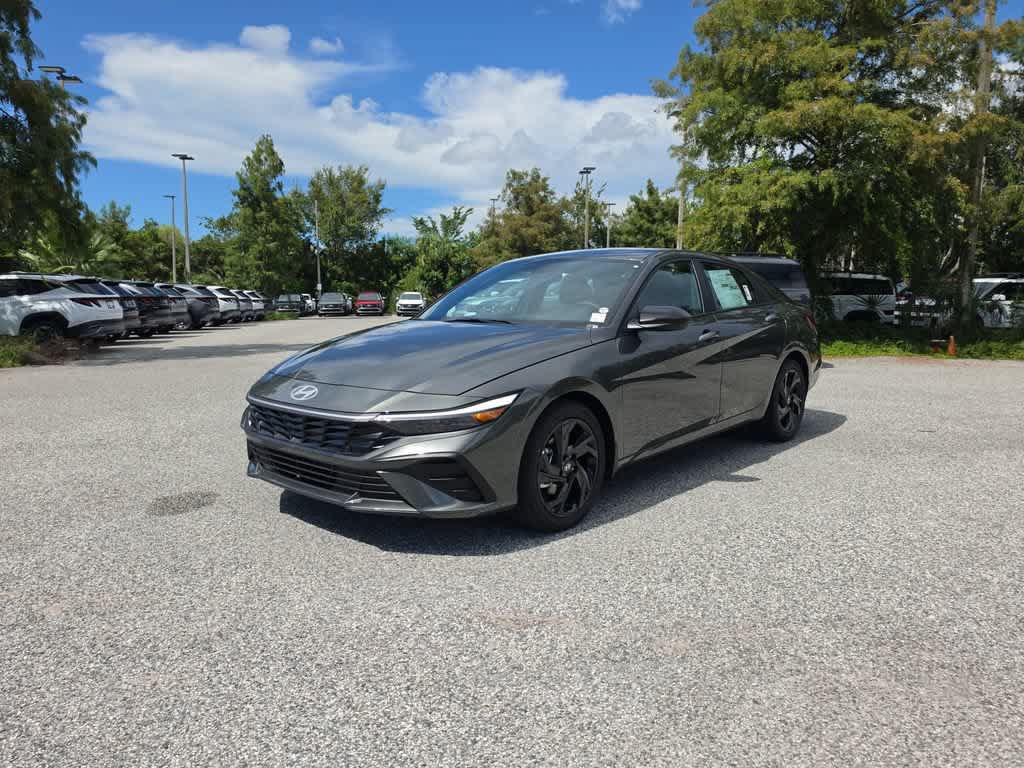 New 2026 Hyundai Elantra SEL Sport FWD image 2