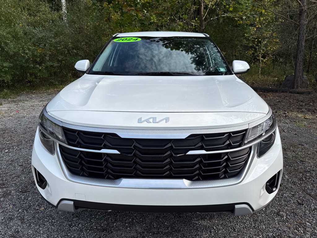 Used 2024 Kia Seltos LX AWD/4WD image 2