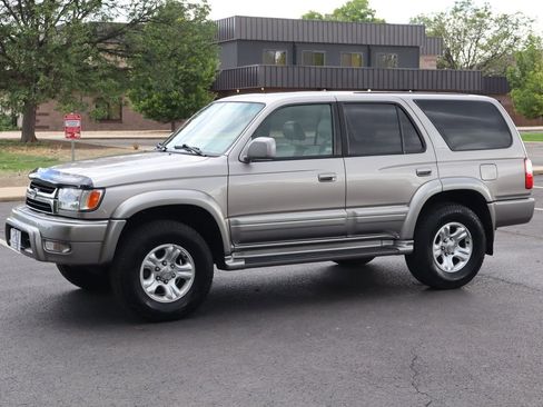 Used 2002 Toyota 4Runner Limited AWD/4WD image 10