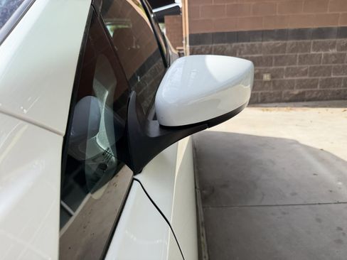 Used 2025 Nissan Leaf S FWD image 12