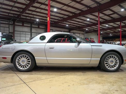 Used 2004 Ford Thunderbird Deluxe image 34