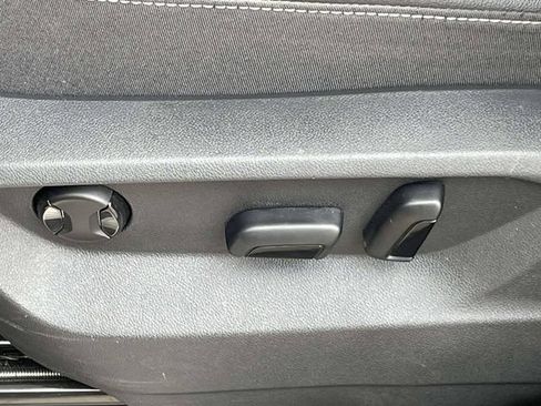 Used 2024 Volkswagen Atlas SE FWD image 14