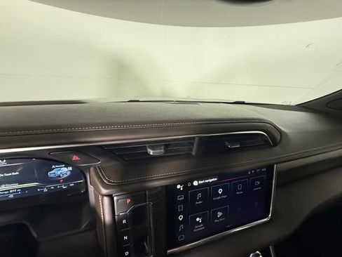 Used 2024 GMC Yukon Denali w/ Advanced Technology Package AWD/4WD image 23
