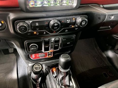 Used 2022 Jeep Gladiator Rubicon w/ LED Lighting Group AWD/4WD image 25