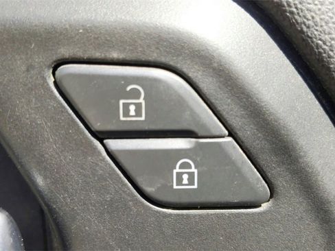 Used 2021 Chevrolet Silverado 1500 LTZ image 18