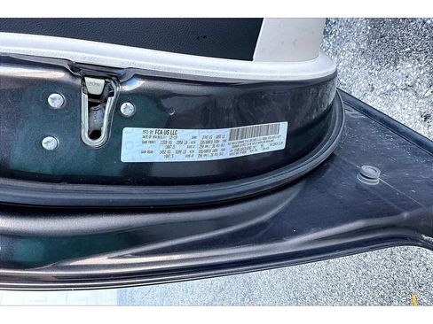 Used 2020 Chrysler Pacifica Limited FWD image 31