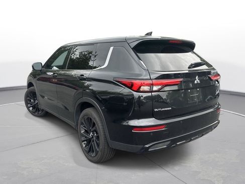 Used 2024 Mitsubishi Outlander SE Black Edition FWD image 8