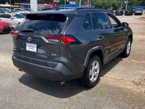 Used 2020 Toyota RAV4 XLE w/ Convenience Package FWD image 16