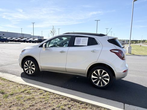 Used 2022 Buick Encore Preferred w/ Safety Package AWD/4WD image 5