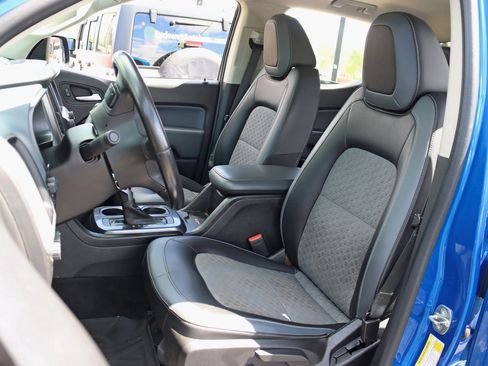 Used 2019 Chevrolet Colorado Z71 AWD/4WD image 28