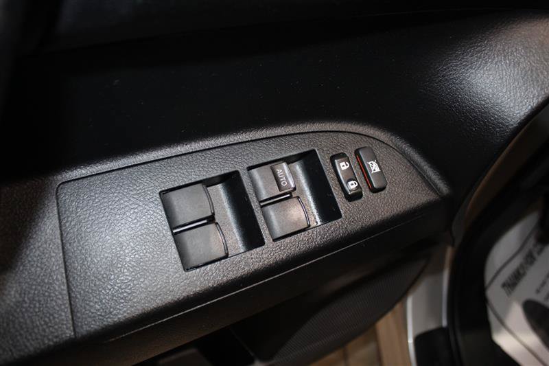 Used 2013 Toyota Highlander SE AWD/4WD image 25