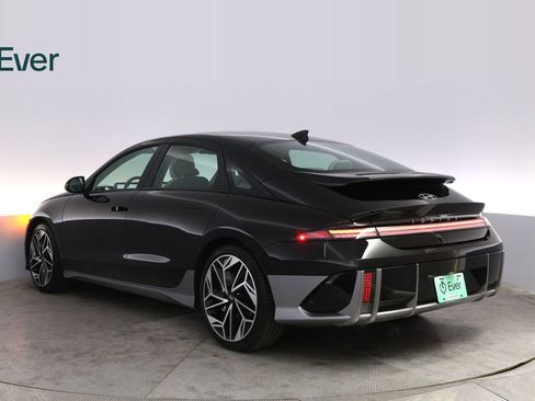 Used 2024 Hyundai Ioniq 6 SEL image 17