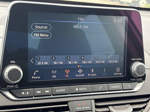 Used 2024 Nissan Altima 2.5 SR FWD image 12