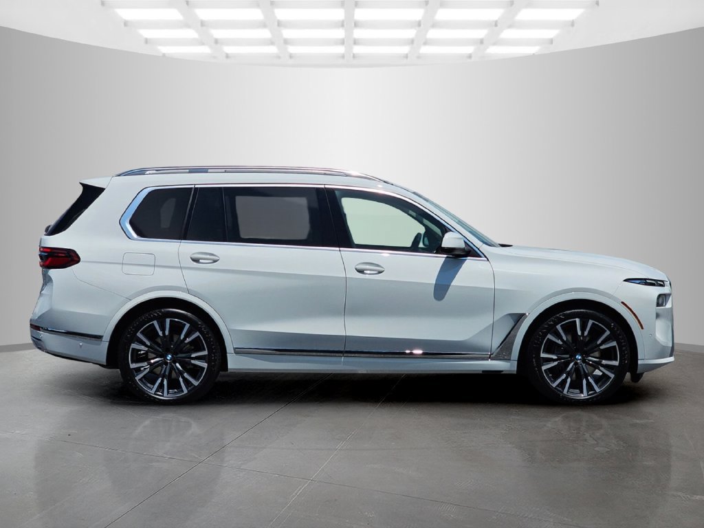 Used 2027 BMW X7 xDrive40i AWD/4WD image 7