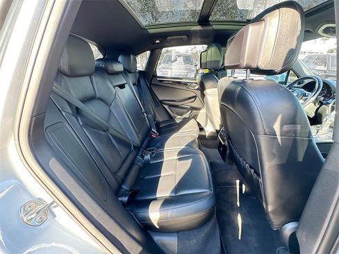 Used 2018 Porsche Macan image 29