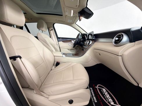 Used 2022 Mercedes-Benz GLC 300 4MATIC image 40