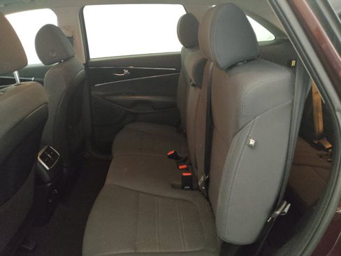Used 2019 Kia Sorento S FWD image 18