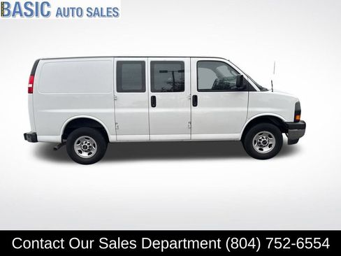 Used 2022 GMC Savana 2500 w/ Driver Convenience Package image 5