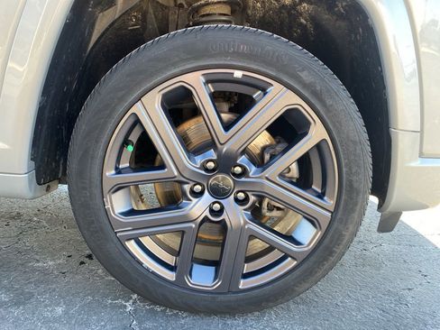 Used 2025 Jeep Compass Limited w/ High Altitude Package image 12