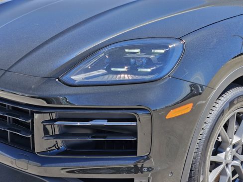 Certified 2026 Porsche Cayenne Coupe image 12