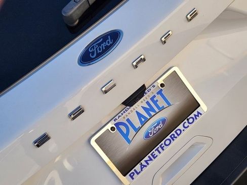 Certified 2022 Ford Escape SE image 11