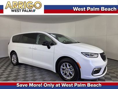 Certified 2024 Chrysler Pacifica Touring-L