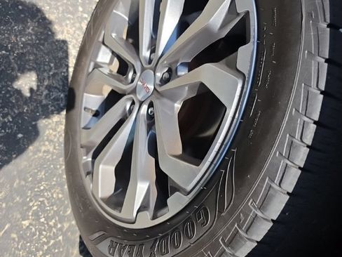 Used 2019 GMC Terrain SLT w/ Preferred Package AWD/4WD image 8