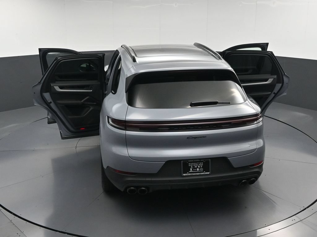 Certified 2026 Porsche Cayenne AWD/4WD image 32