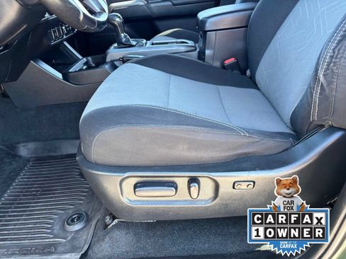 Used 2022 Toyota Tacoma TRD Off-Road AWD/4WD image 21