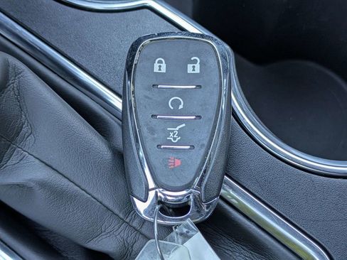 Used 2022 Chevrolet Traverse LT FWD image 29